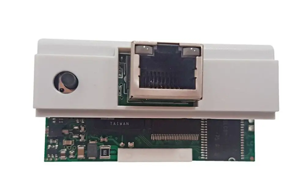 Produktbild des STIEBEL ELTRON BACnet Web Ethernet LTM dezent, Artikelnummer 237646, das eine Netzwerkschnittstelle und elektronische Bauteile zeigt.